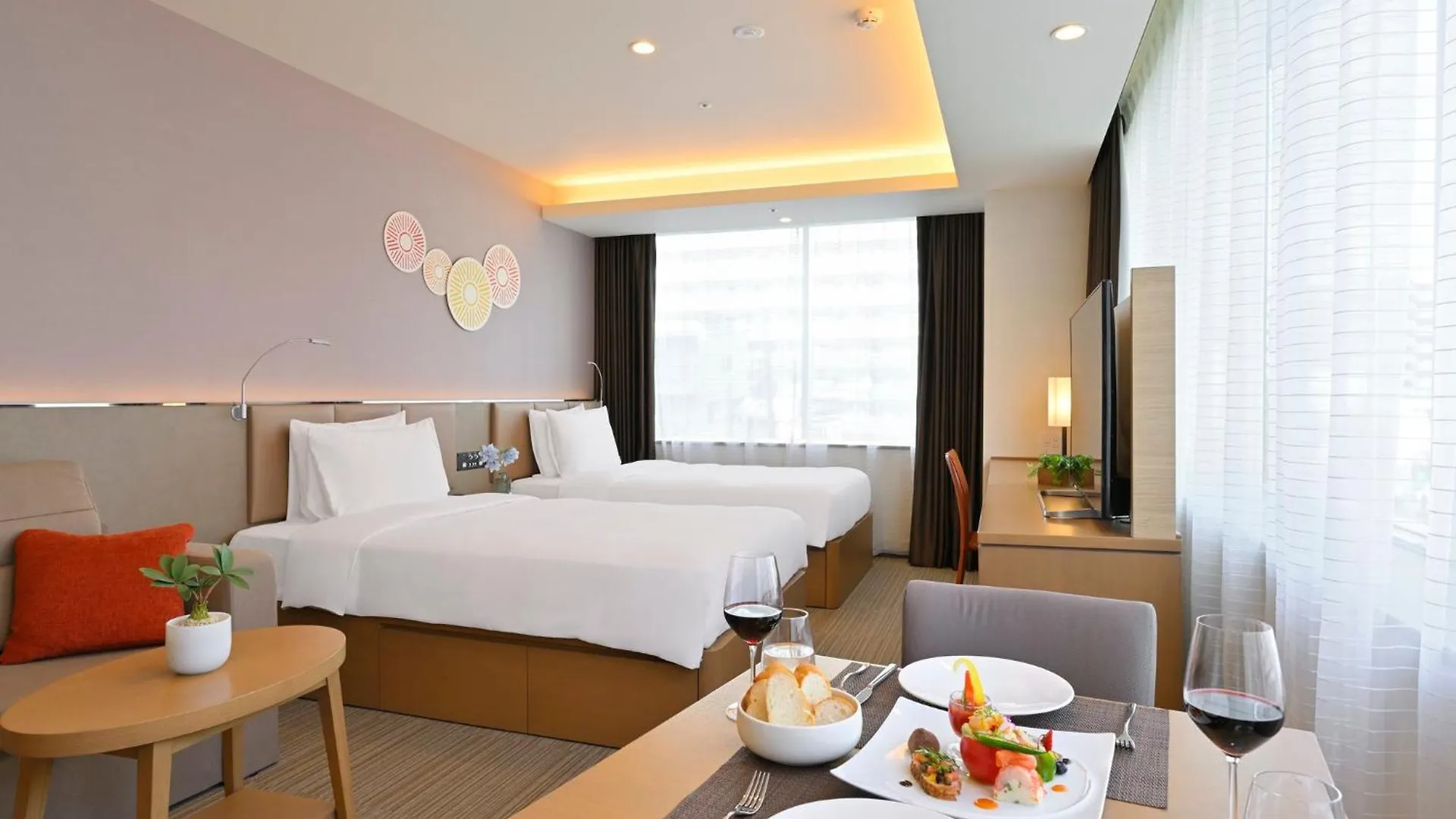 Holiday Inn & Suites Shin Osaka By Ihg Hotel