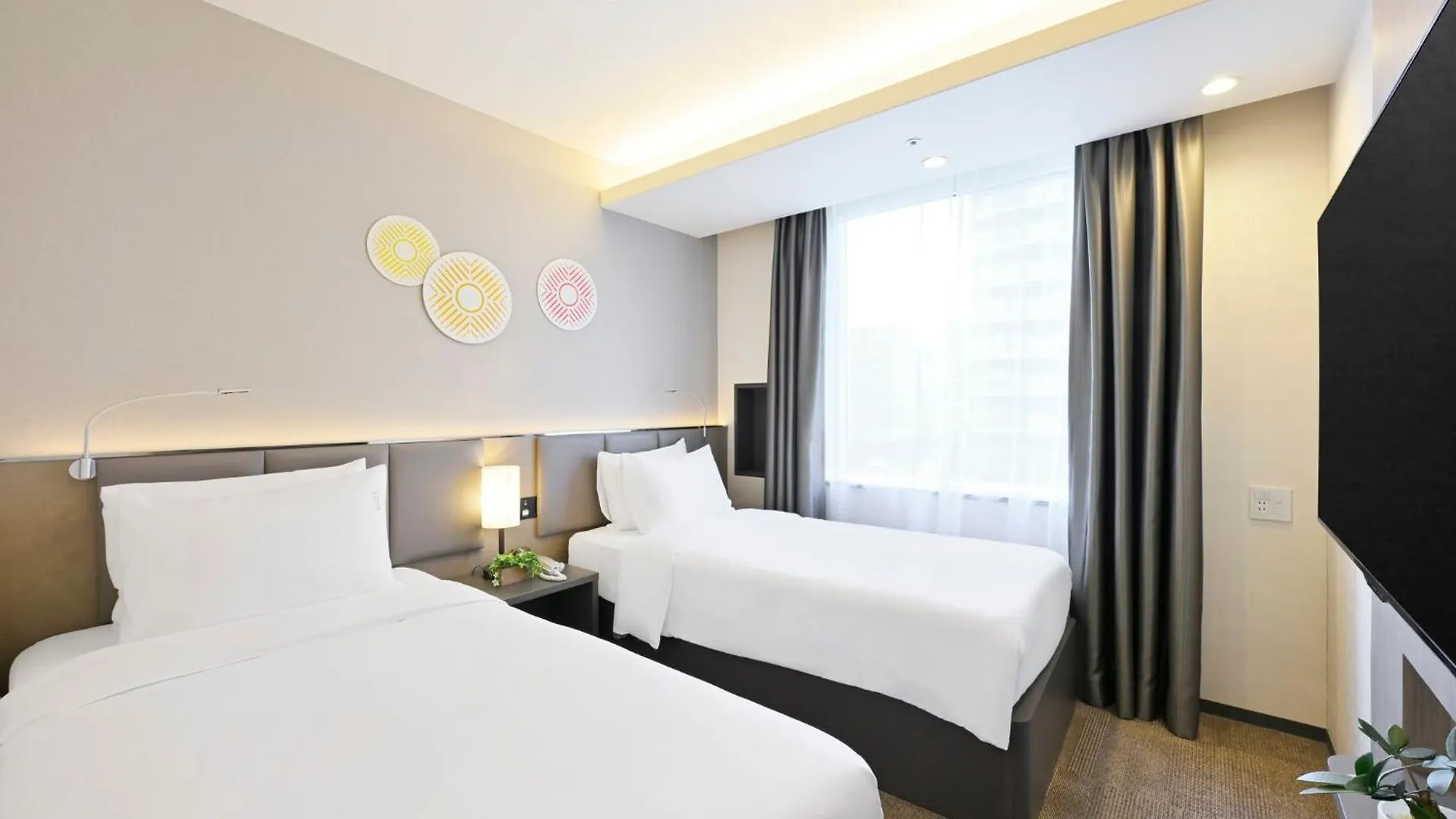Holiday Inn & Suites Shin Osaka By Ihg