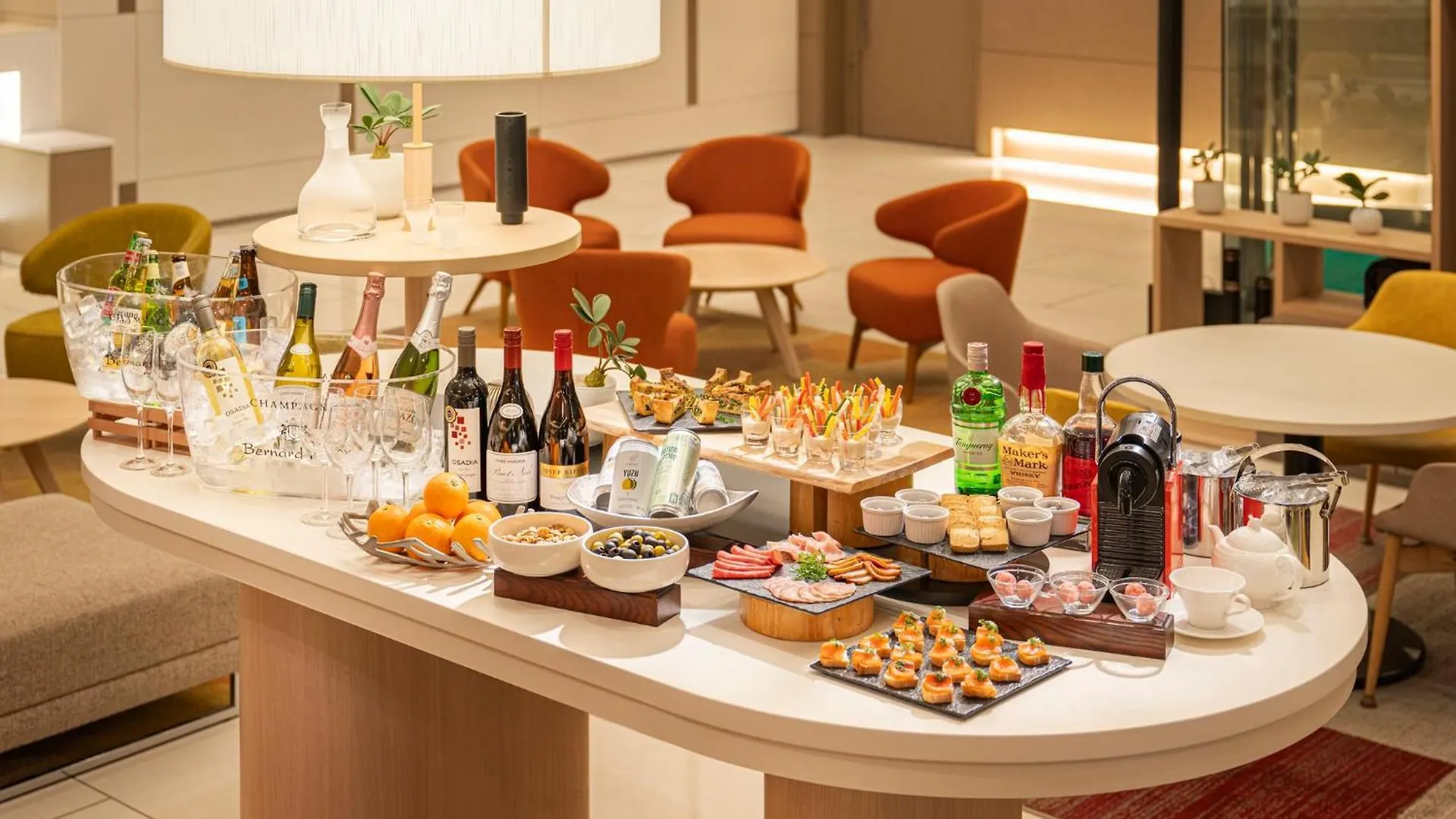 Holiday Inn & Suites Shin Osaka By Ihg 4*,  Japan