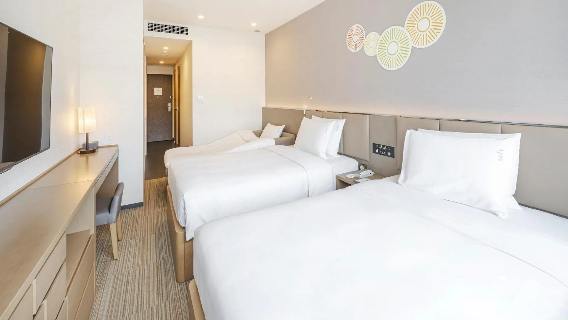 Holiday Inn & Suites Shin Osaka By Ihg